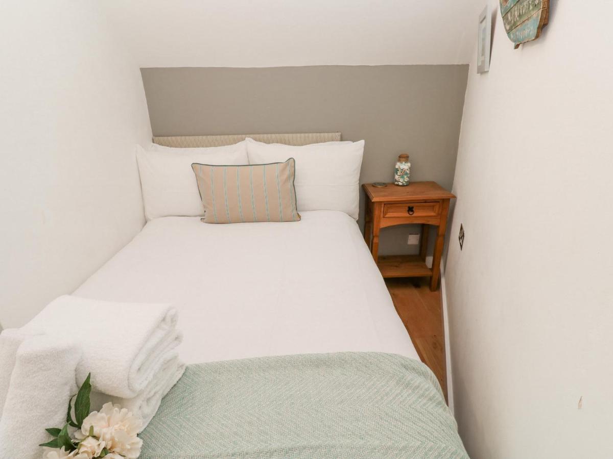 The Crows Nest Apartment Falmouth Exterior photo